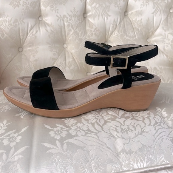 White Mountain Footwear Charges Cork Wedge Sandal (Women  Brand New White Mountain Genuine Leather Black Ankle Strap Cork Wedge Sandals